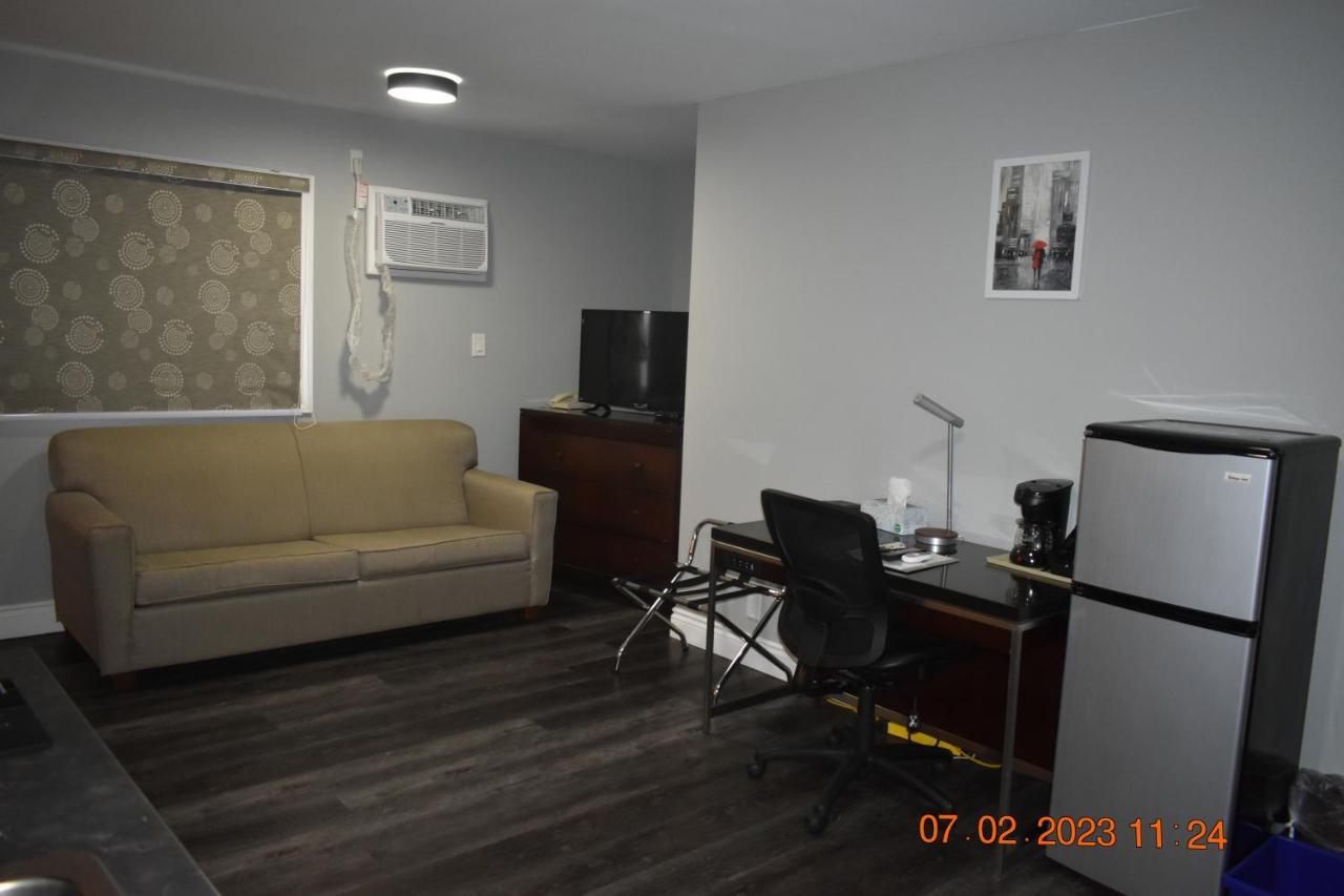 Time Travellers Motel Petawawa Dış mekan fotoğraf