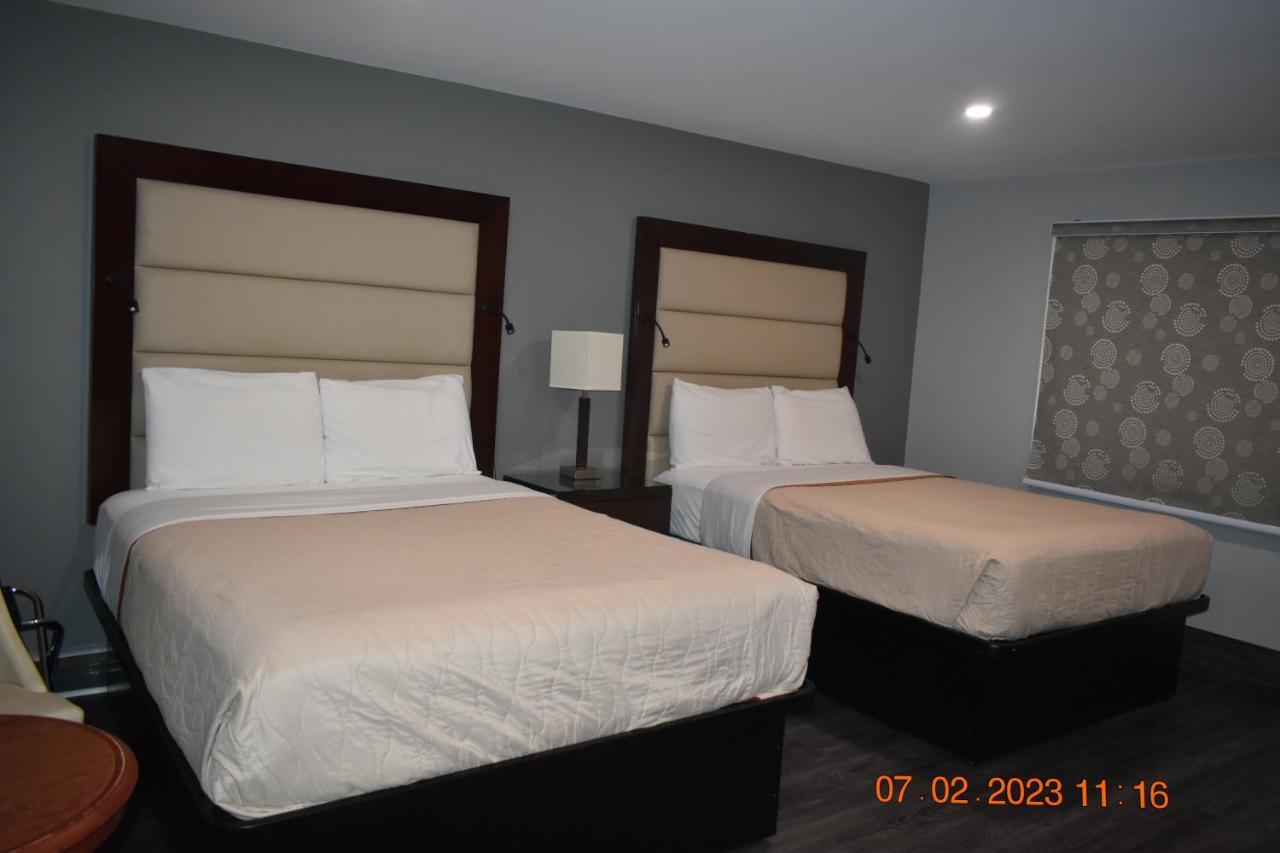 Time Travellers Motel Petawawa Dış mekan fotoğraf