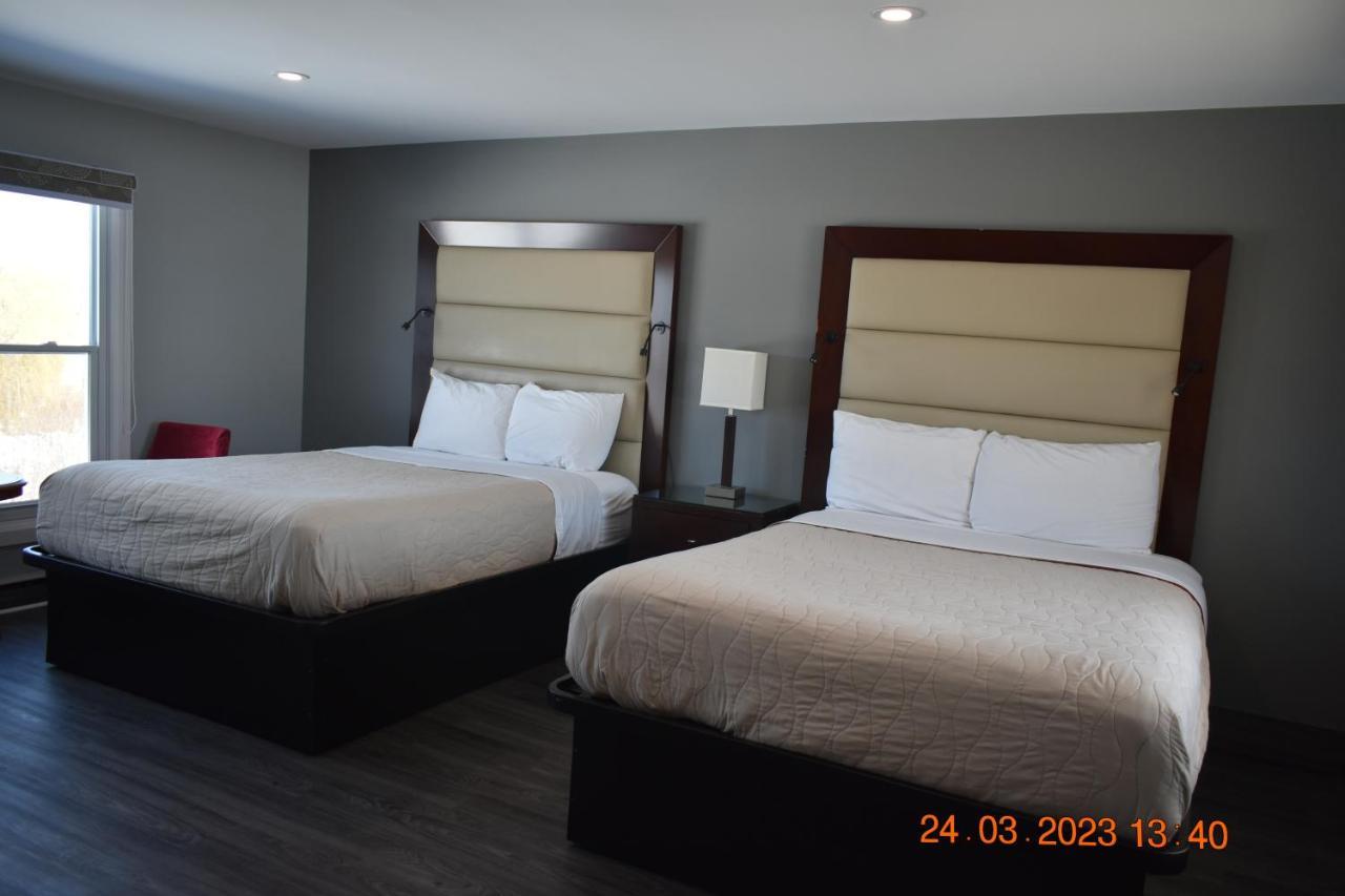 Time Travellers Motel Petawawa Dış mekan fotoğraf